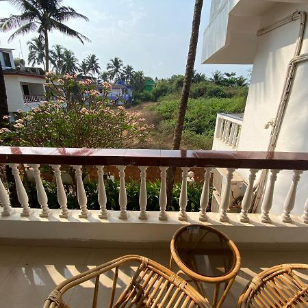 Shanu'S Seaside Inn - A Family-Run Guesthouse Just 100 Metres From Candolim Beach Exteriör bild