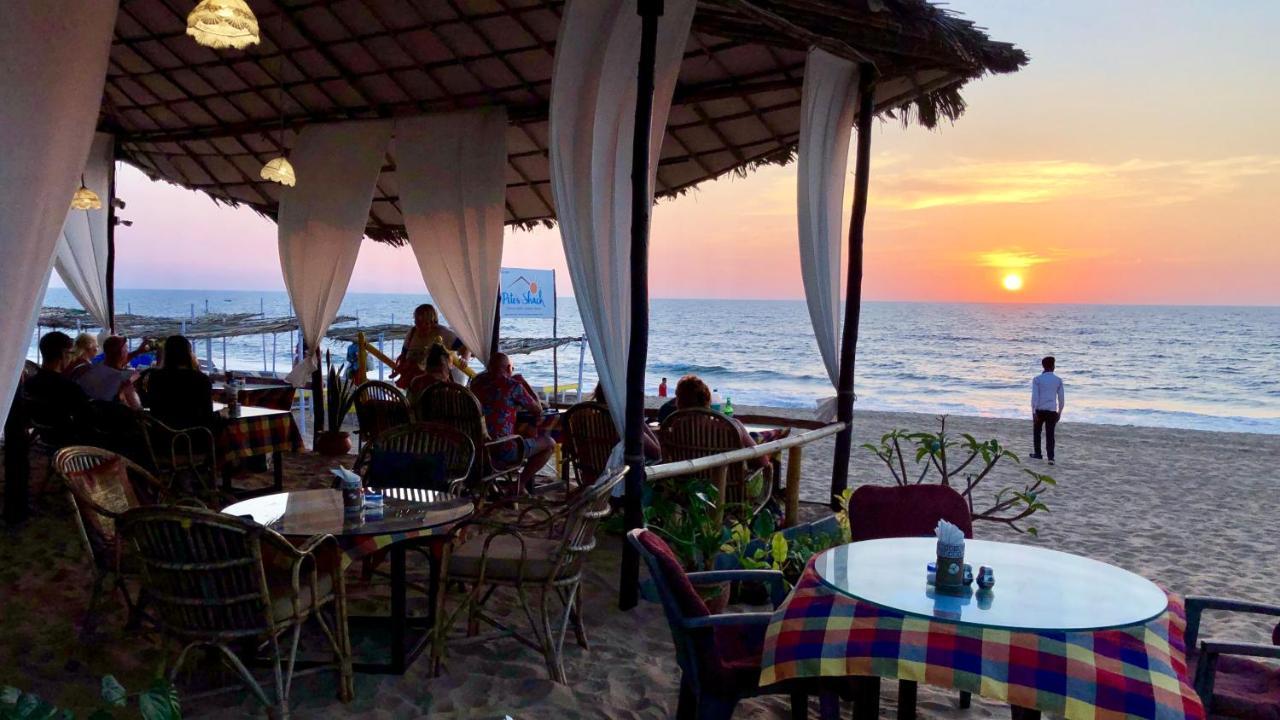 Shanu'S Seaside Inn - A Family-Run Guesthouse Just 100 Metres From Candolim Beach Exteriör bild