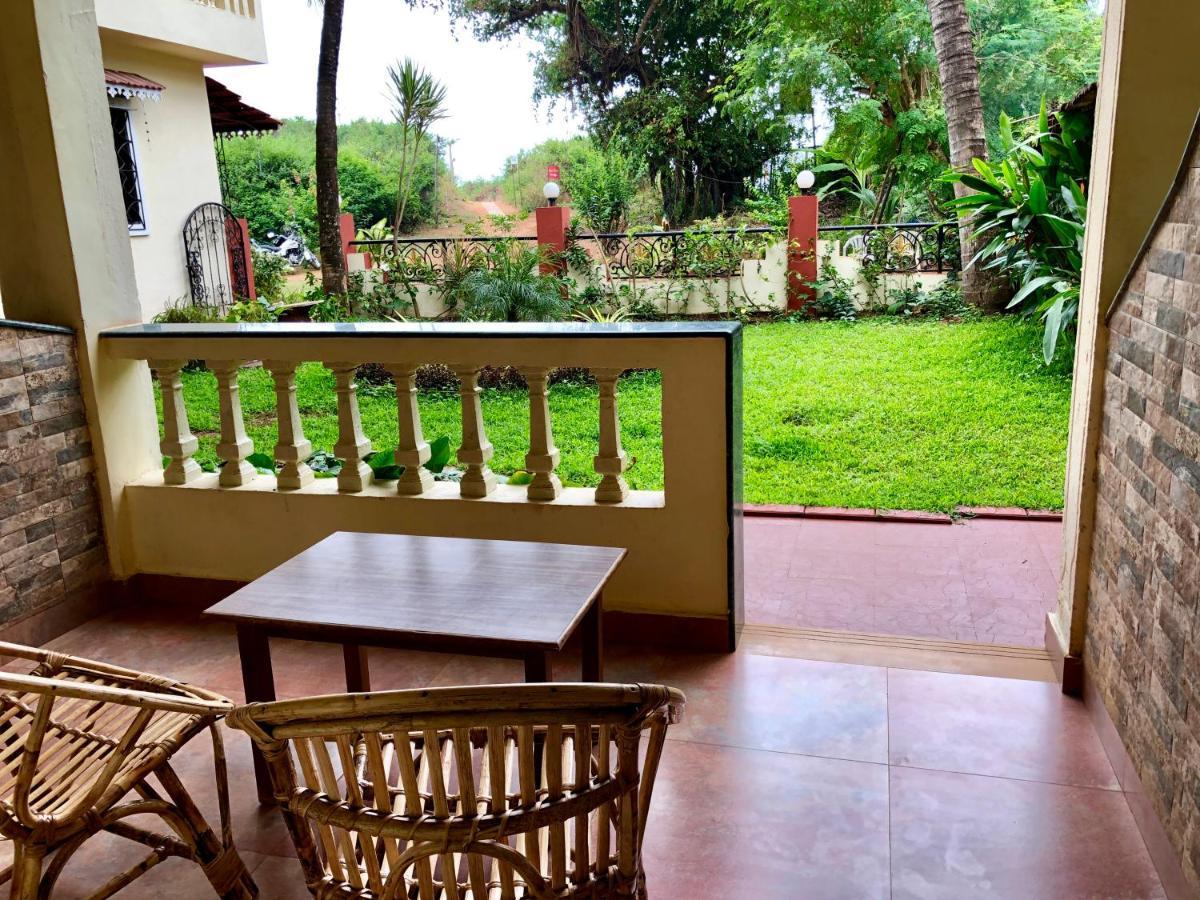 Shanu'S Seaside Inn - A Family-Run Guesthouse Just 100 Metres From Candolim Beach Exteriör bild