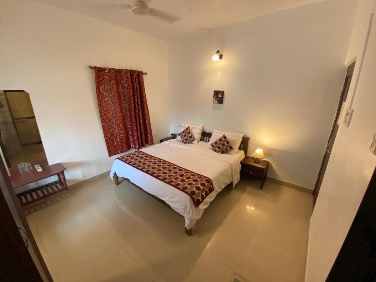 Shanu'S Seaside Inn - A Family-Run Guesthouse Just 100 Metres From Candolim Beach Exteriör bild
